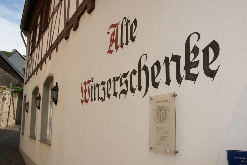 Alte Winzerschenke Hotel Bruttig-Fankel Exterior foto